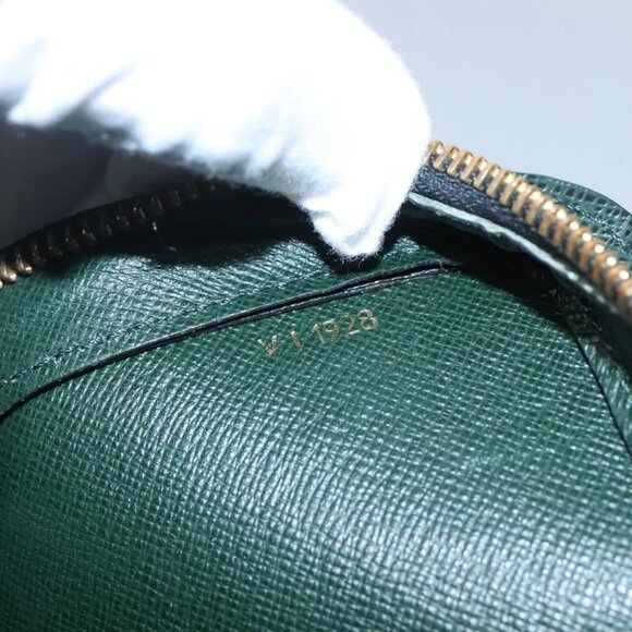 LOUIS VUITTON Taiga Baikal Clutch Bag Epicea M30184 LV Auth 116827 - Picture 11 of 16